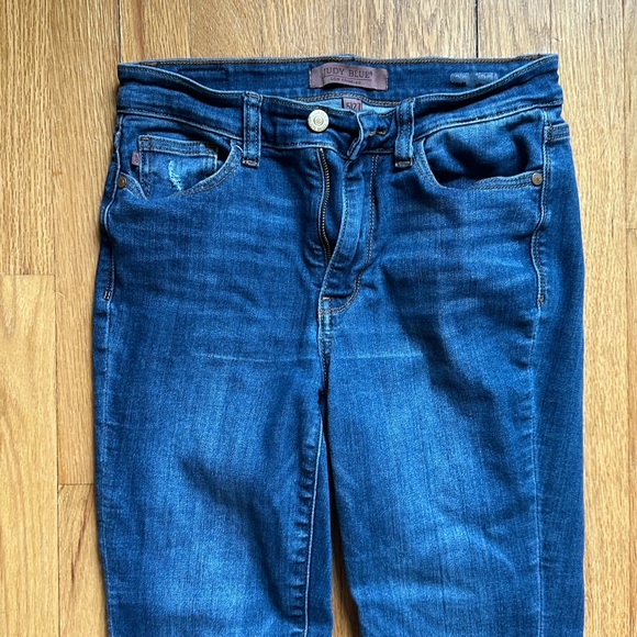 Judy Blue Ankle Cropped Blue Jeans - Picture 3 of 4